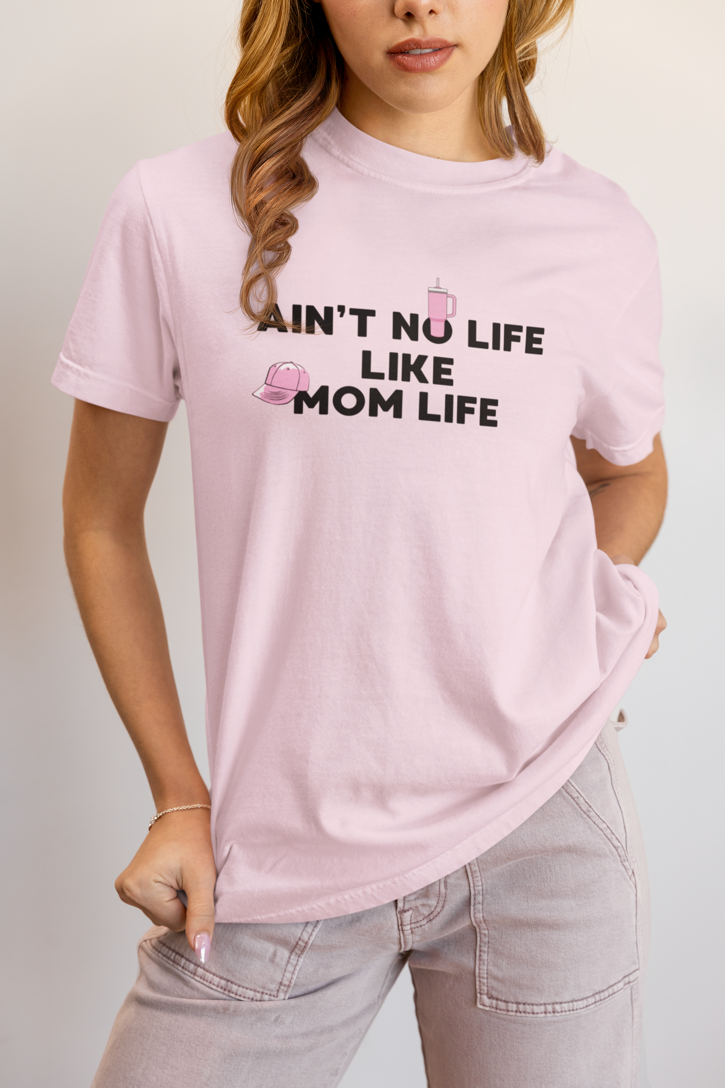 Ain’t No Life Like Mom Life - Funny Oversized Shirt for Mothers with Coffee & Cap Icons